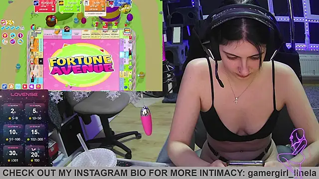 Gamergirl-Linela live sex cam