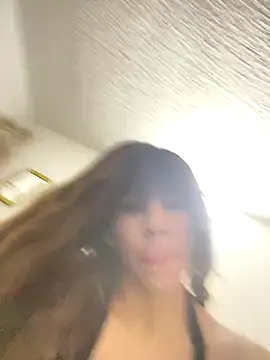 SiaraRealist live sex cam