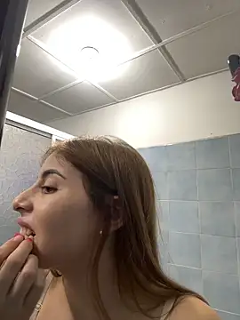 LilaSuni live sex cam