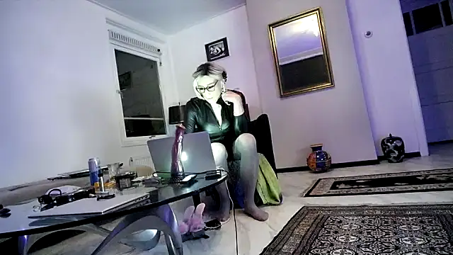 CharlotteVixxens live sex cam