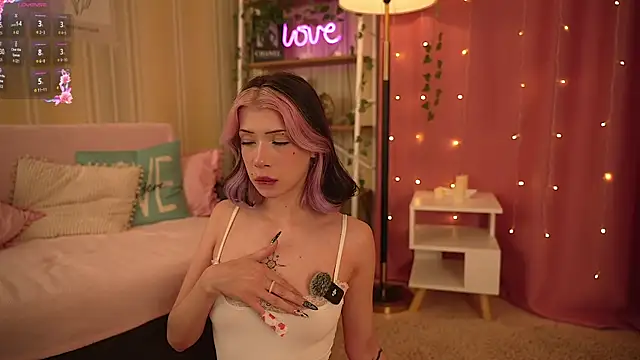 Winaria live sex cam