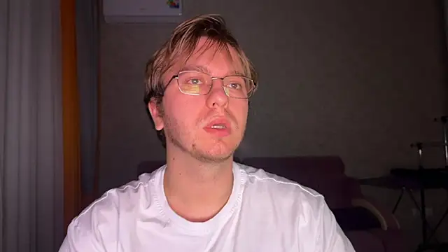 kiopiggy live sex cam