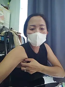 Baby-sexytits18 live sex cam