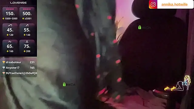 CharmingTania live sex cam