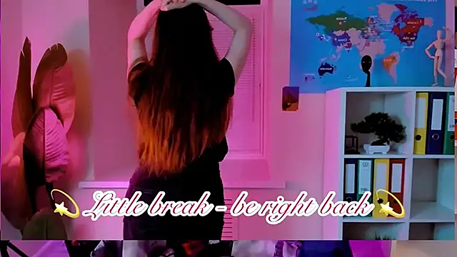 CarolGiggly live sex cam