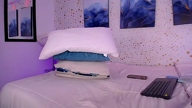 Emily_Vaughan live sex cam