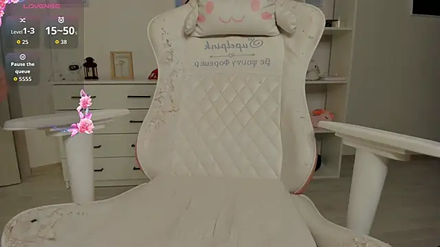 MiaVixxen live sex cam