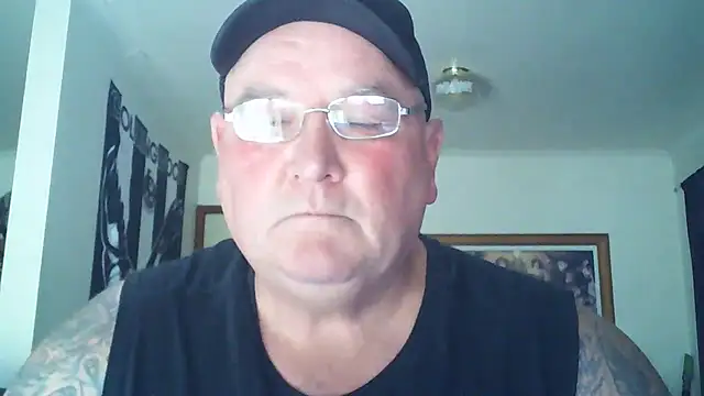 KINKYBLUEYES69 live sex cam