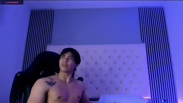toji_luxxer live sex cam