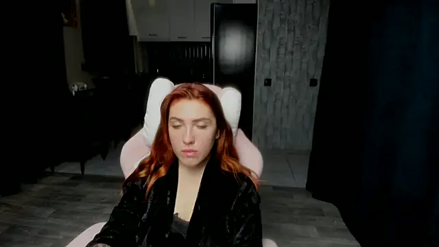 Reginasmilee live sex cam