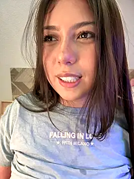 Maii_chan live sex cam