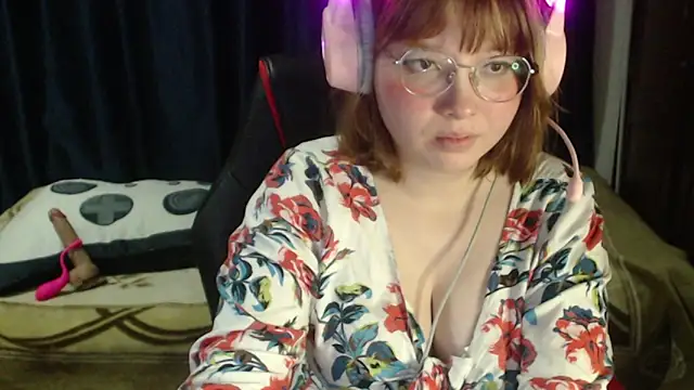 Michi_sauria1's cam snapshot