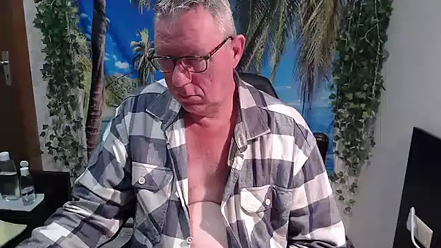 Dutch_Daddy live sex cam