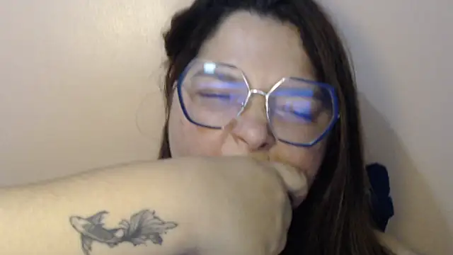 Charlovereal's cam snapshot