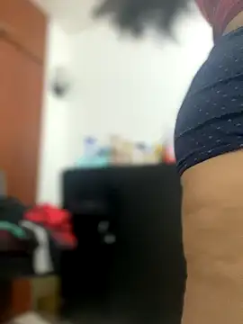 Carola-Ross live sex cam