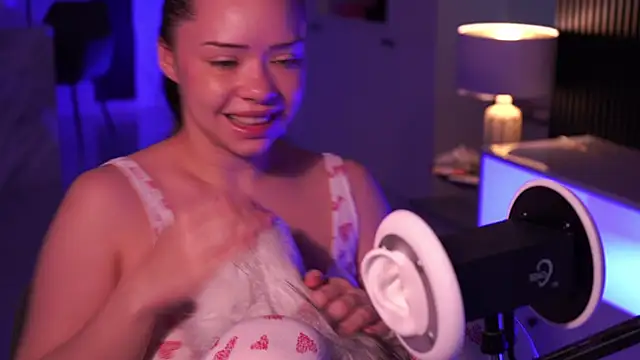 VixenMia's cam snapshot