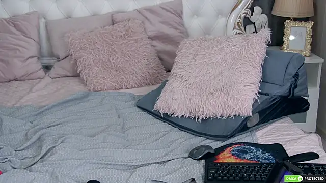 EmmaWarren's cam snapshot