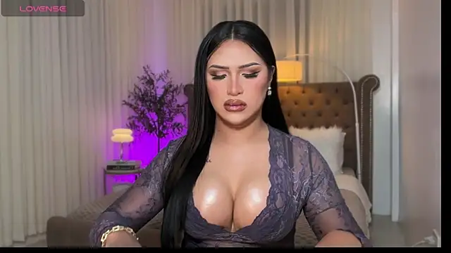 Your_Majesty_Tyra live sex cam