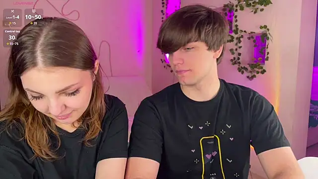 RobertAndLinela's cam snapshot