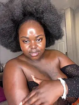 Honeycoco0211 live sex cam