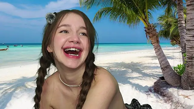 AmiLewis live sex cam