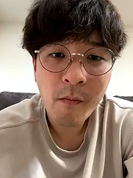 yuuki8910 live sex cam