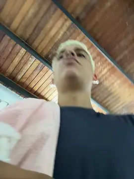 MrLeoLatino live sex cam