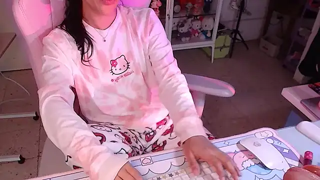 kaithra live sex cam