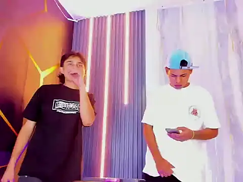 Tommy_bigcock19 live sex cam