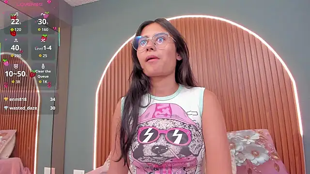 NayeCloud live sex cam