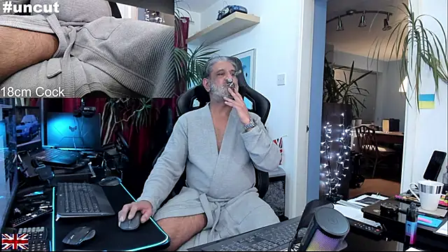 OnlineBossUK live sex cam