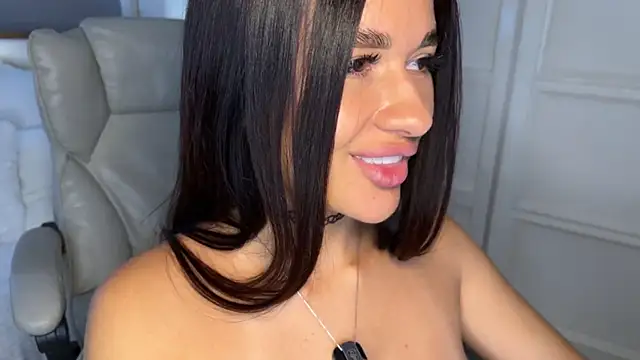 UrLillShy live sex cam