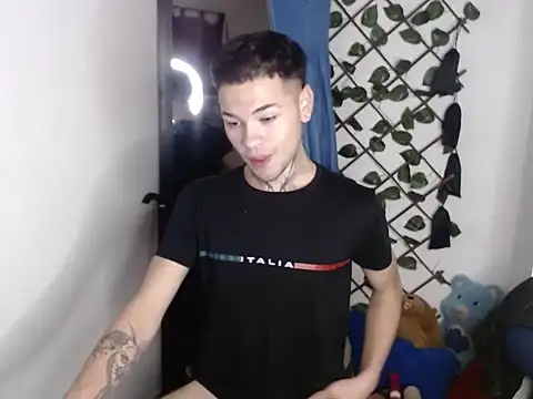 MarceloMilk live sex cam