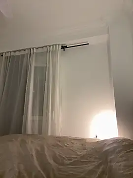 IamCrystal2 live sex cam