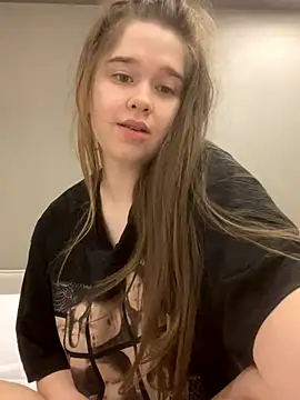 HornyGirlH live sex cam