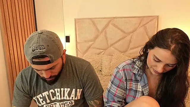 teseo_and_afroditha_'s cam snapshot