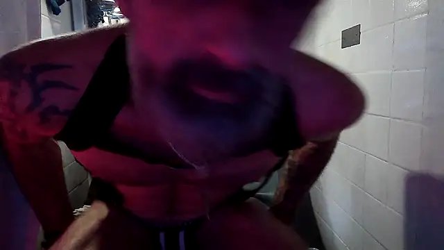 HandyBro live sex cam