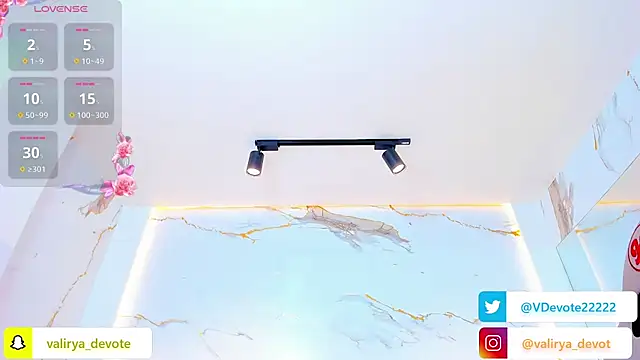valirya_devote live sex cam
