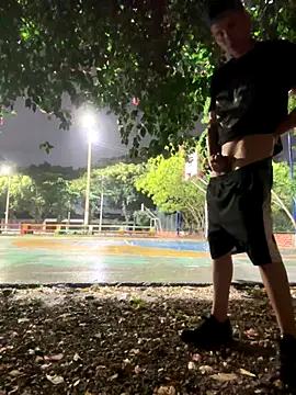 outdoors11 live sex cam