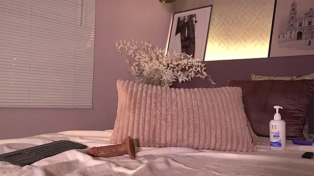 ElleDiane's cam snapshot