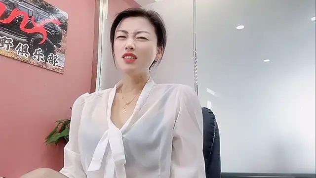 Maneki-nekoo live sex cam