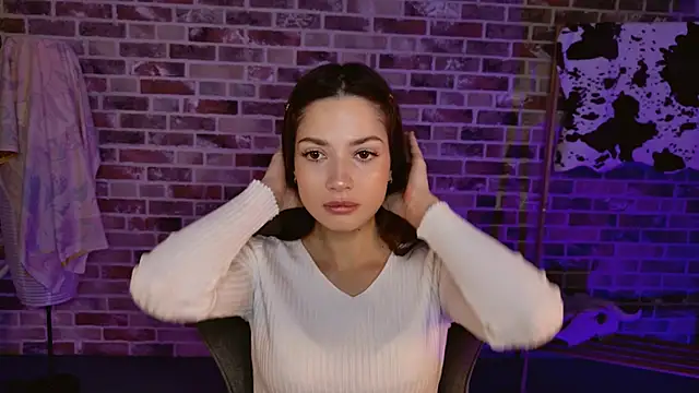 KiraVair live sex cam