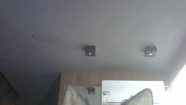 SkinnyKitten live sex cam