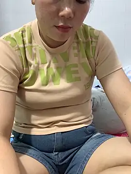 Baby-bigtits's cam snapshot