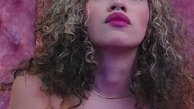 MaddisonBelucci's cam snapshot