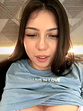Maii_chan live sex cam