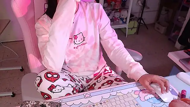 kaithra live sex cam