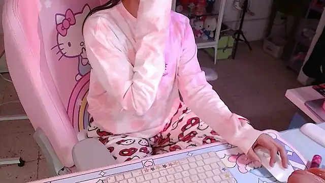 kaithra live sex cam