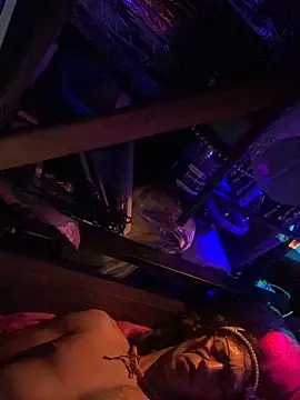 gurlnips live sex cam