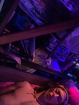 gurlnips live sex cam